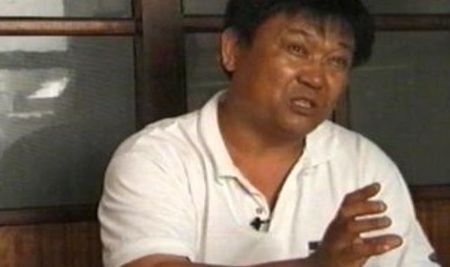 mluvící korejský muž